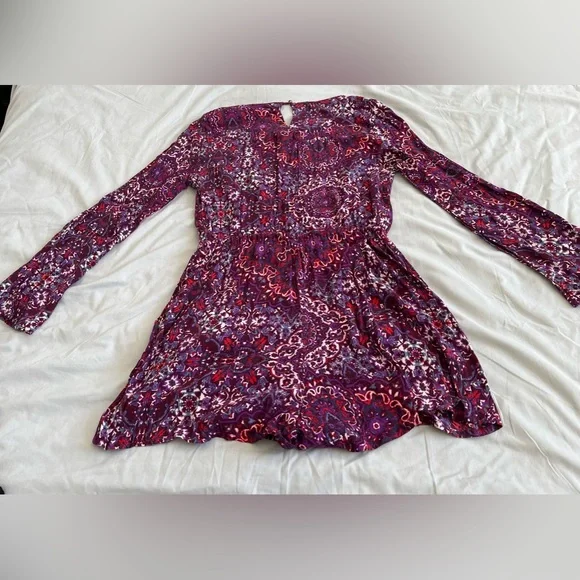 TIgerlily Women’s Playsuit Size 12 Long Sleeves Purple Red Pre Owned. - Picture 10 of 13